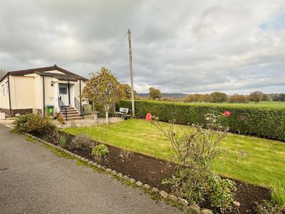 Wickens Meadow, Rye Lane, Dunton Green image