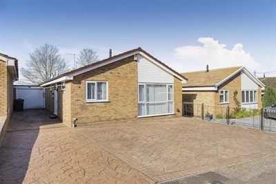 Worcester Close, Istead Rise, Gravesend image