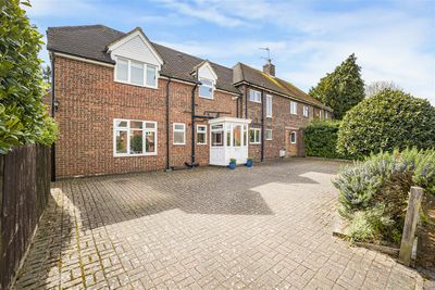 Arnold Avenue, Meopham image
