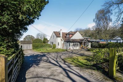 Longfield Avenue, Newbarn image