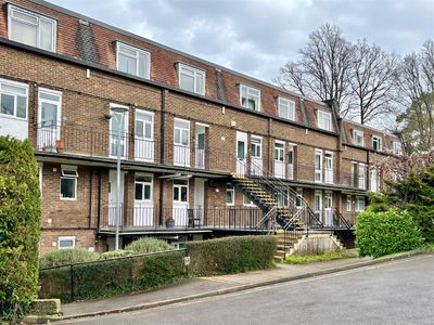 Knotts Place, Sevenoaks image