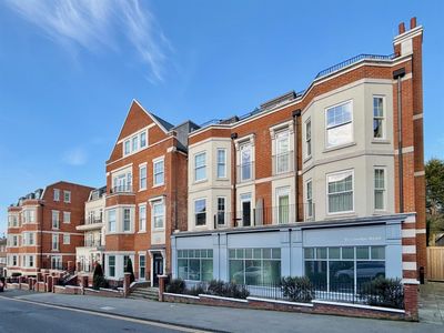 London Road, Sevenoaks image