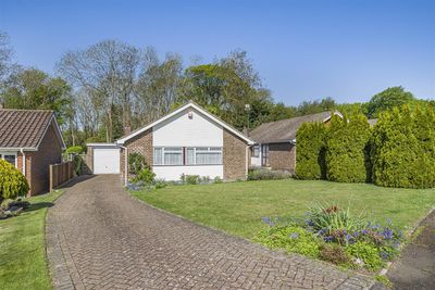 Sallows Shaw, Sole Street, Cobham image