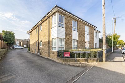 Sunningdale Court, Wrotham Road, Meopham image